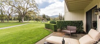 Luxe Golf View Condo Prime Napa Location