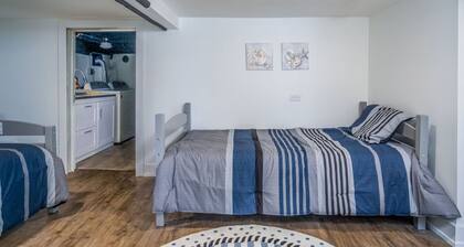 The Blue Sapphire on Mineola Bay - 3br/3ba Luxury Lakefront Home on Mineola Bay Stunning Views on Chain O Lakes