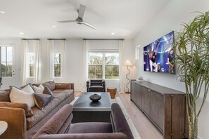 Interior - Nashville - 1699 Lischey Ave (Nashville)