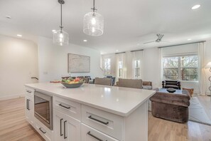 Interior - Nashville - 1699 Lischey Ave (Nashville)