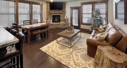 Ideal Condo 2 Minute Drive to Deer Valley's Lift