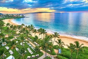 Interior - Oceanview Retreat Walk to Beach & Restaurants (Kihei)