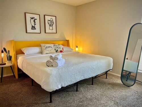 King Bed,central, Worker-friendly,longstaydiscount