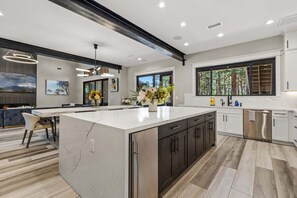 Interior - Breton 3303 Flagstaff (Flagstaff)
