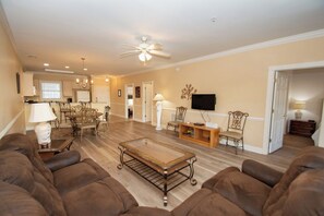 Front of property - Magnolia Pointe Luster Leaf 4879-103 (Myrtle Beach)