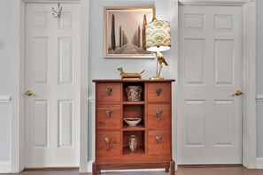 Interior - Magnolia Pointe Luster Leaf 4825-102 (Myrtle Beach)