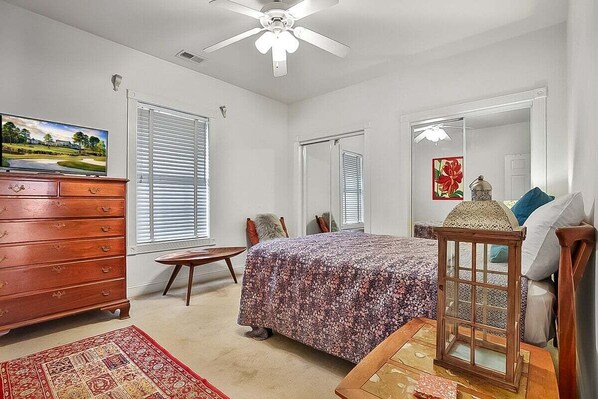 Interior - Magnolia Pointe Luster Leaf 4825-102 (Myrtle Beach)