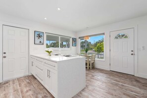 Interior - Little Palm Cottage (Vero Beach)