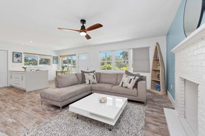 Interior - Little Palm Cottage (Vero Beach)