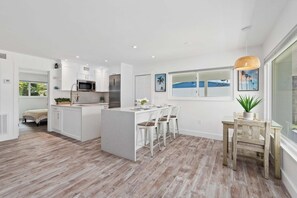 Interior - Little Palm Cottage (Vero Beach)