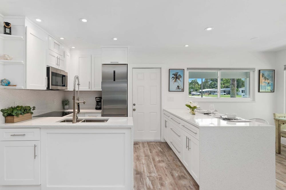 Little Palm Cottage - Florida Ridge, FL