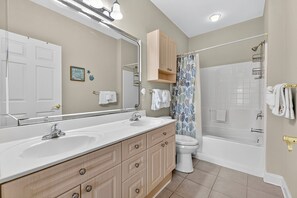 Interior - Magnolia Pointe Luster Leaf 4882-202 (Myrtle Beach)