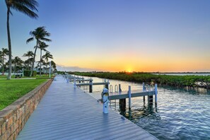 Interior - Waterfront Luxury Villa With Sunset Views and Boat Slip (Marathon)