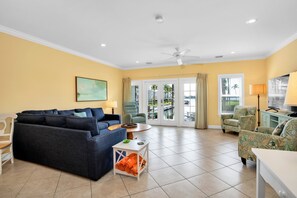 Interior - Waterfront Luxury Villa With Sunset Views and Boat Slip (Marathon)