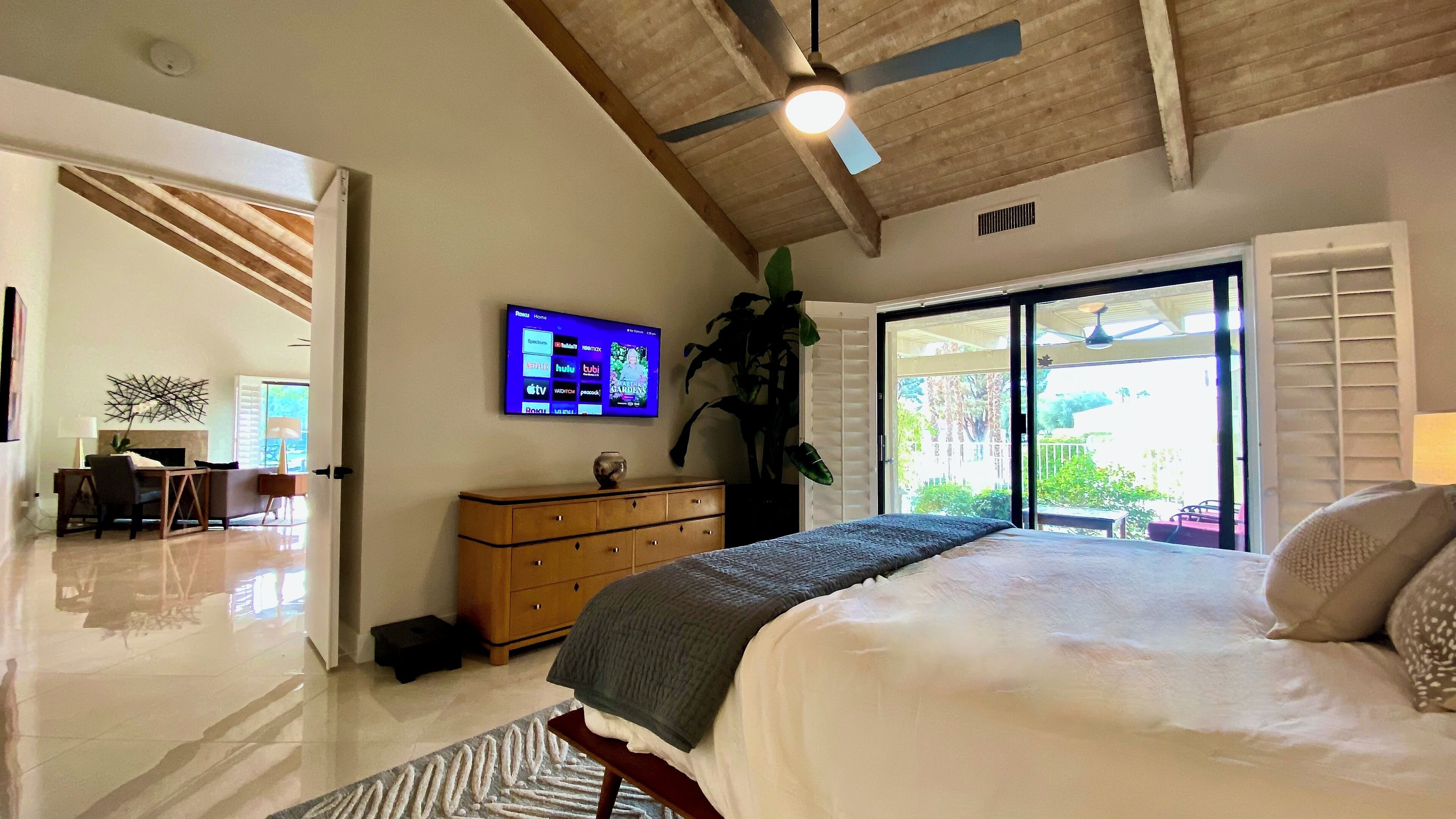 المنشأة من الداخل