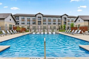 Interior - Modern,a+location,workerfriendly,pool,gym,kingbed (Sherman)