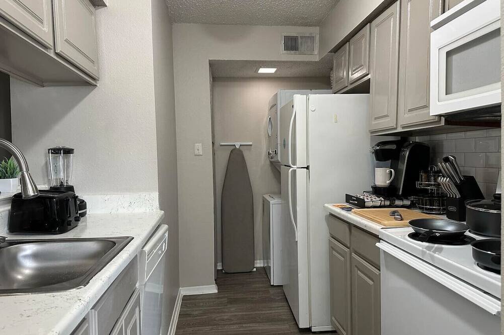 Modern&beautiful,pool,a+ Location,longstaydiscount