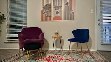 Apartment (2 Bedrooms) | Front of property