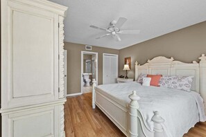 Interior - Windsor Court 11C (Myrtle Beach)