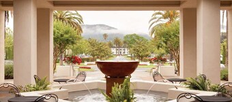 Luxury Napa Getaway Golf Views King Bed