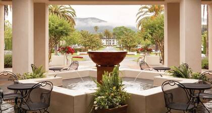 Luxury Napa Getaway Golf Views King Bed