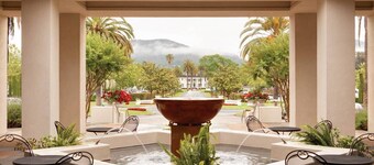 Luxury Napa Condo Golf Views & Prime Location