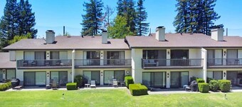 Luxury Napa Condo Golf Views & Prime Location