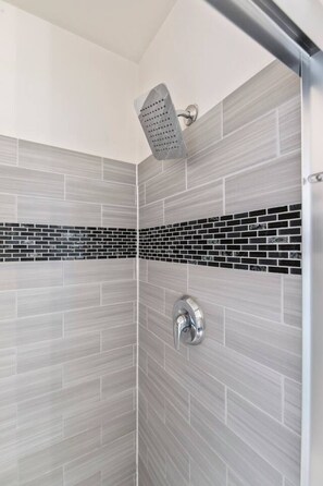 House (3 Bedrooms) | Interior - Modern Comfort Loves Park Stylish 3BR Getaway (Loves Park)