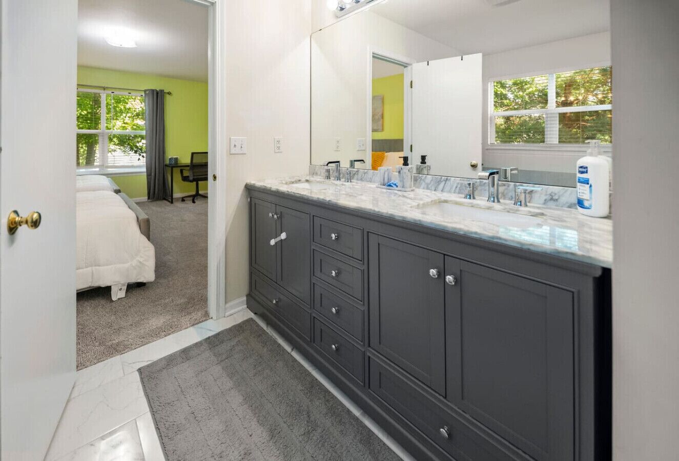 المنشأة من الداخل