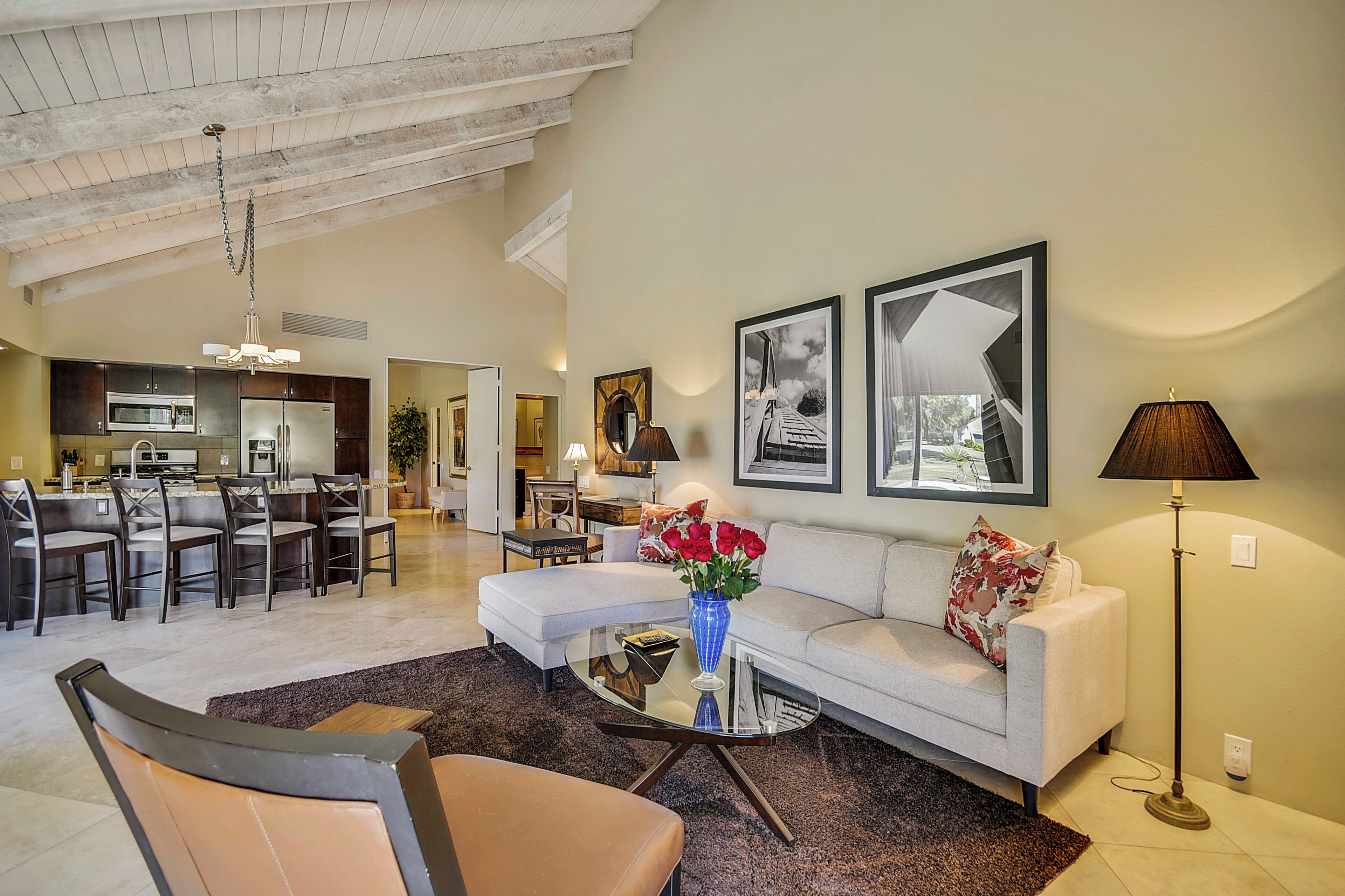 المنشأة من الداخل