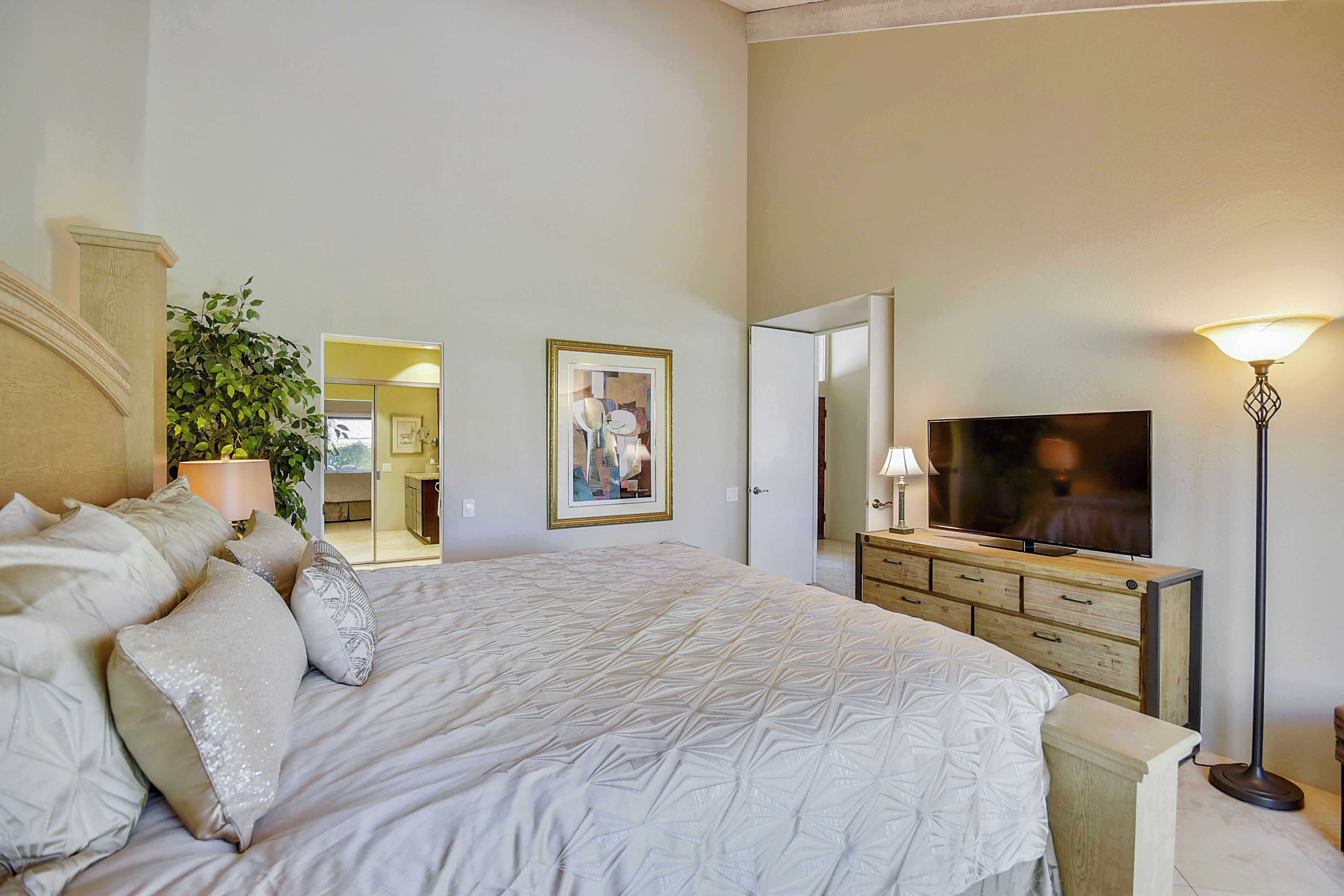 المنشأة من الداخل