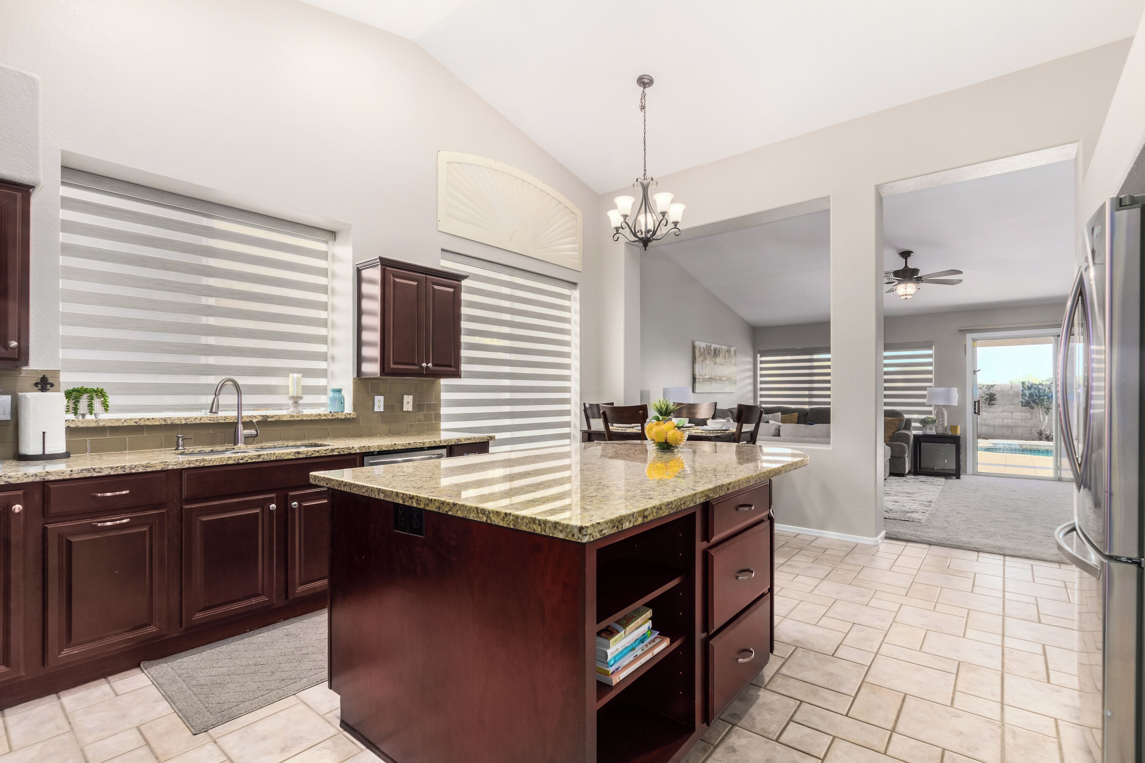 المنشأة من الداخل