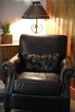 Chalet (1 Bedroom) | Interior - Cozy Cabin Retreat in Midway (Midway)