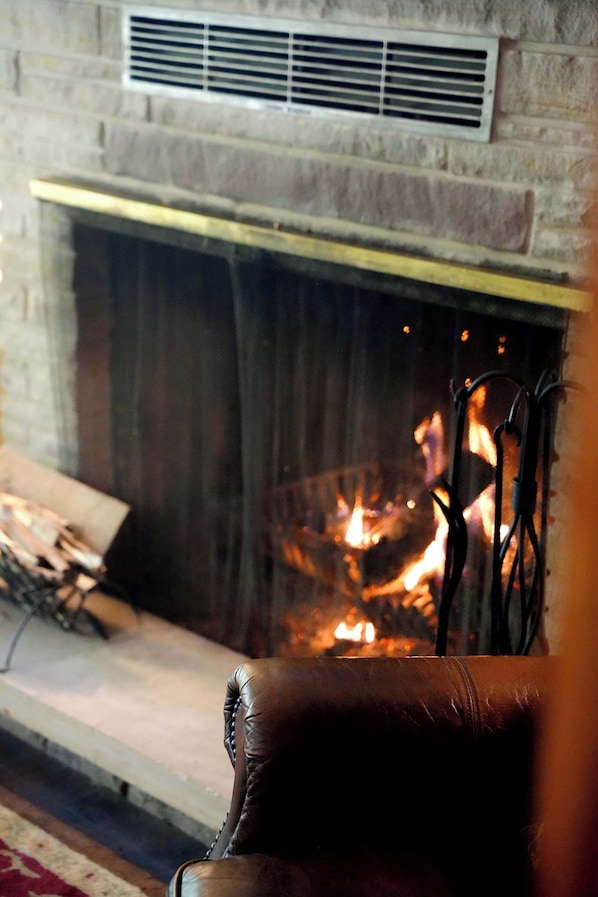 Chalet (1 Bedroom) | Interior - Cozy Cabin Retreat in Midway (Midway)