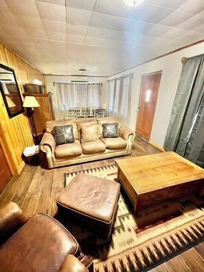 Chalet (1 Bedroom) | Interior