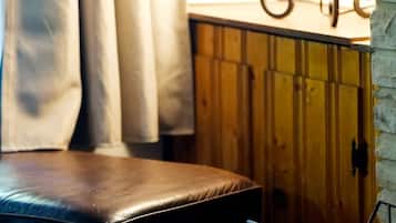 Chalet (1 Bedroom) | Interior