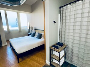 Interior - Brooks (Nashville)