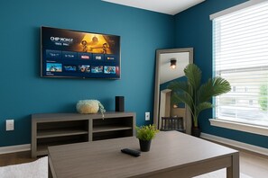 Interior - Longstaydiscount, Pool/gym/bbq/kingbed@theheights (Houston)