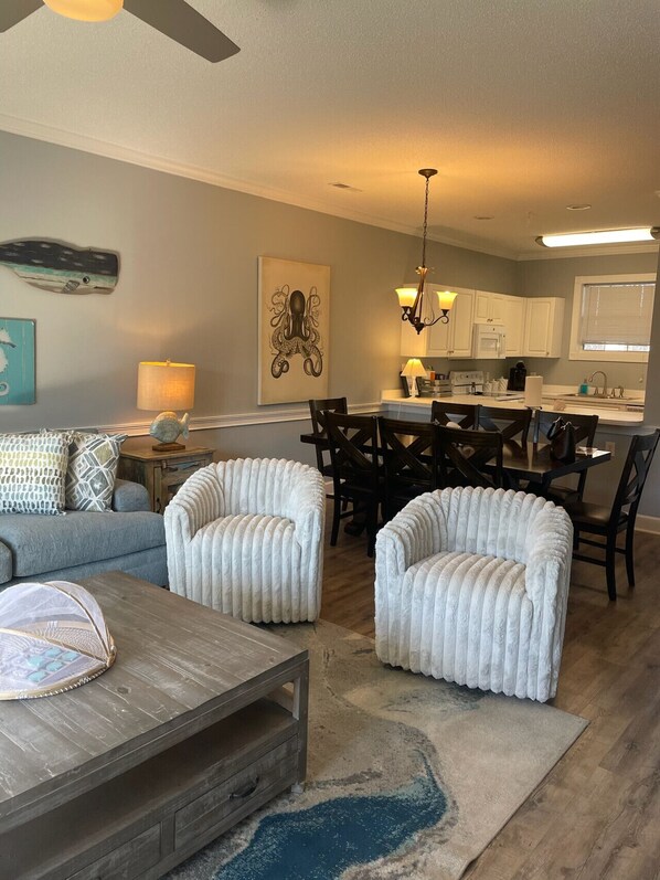 Interior - Captains Quarters Bright 2BR Pet-friendly Beach Condo w/ Coastal Decor & Relaxed Vibes (Myrtle Beach)