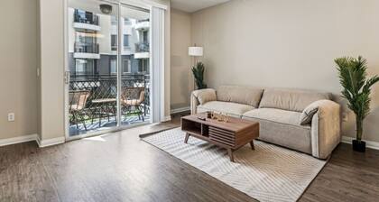 Chic Marina Oasis 5 Star Amenities Central