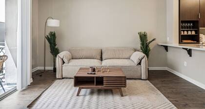 Chic Marina Oasis 5 Star Amenities Central