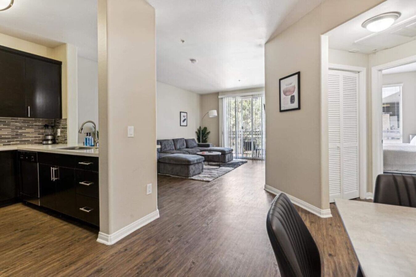 المنشأة من الداخل