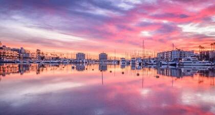 Cozy Marina Hideaway Gym, Pool & Spa Central