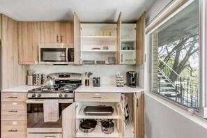 Interior - Comfortable 2BR Apt Near Capitol Hill & SLC (Salt Lake City)