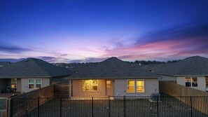 Interior - Marbella Lane - Amazing 4BR Lakeview Home (Austin)