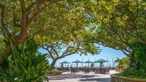 Interior - Marbella Lane - Ocean Marina View Ilikai Hotel (Honolulu)