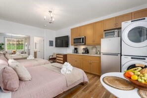 Interior - Marbella Lane - Blissful Studio in Makaha (Waianae)