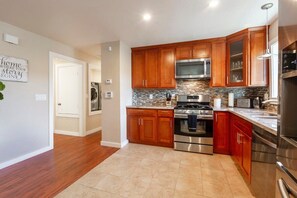 House (5 Bedrooms) | Interior - Marbella Lane-spacious 5BR Ideal for Biz & Families in SJ (San Jose)