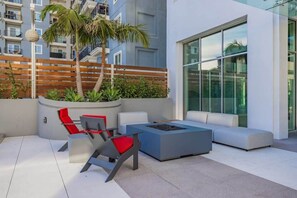 Interior - Marbella Lane - Grand 2BR w Beach & Ocean Views (Long Beach)