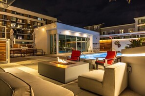 Interior - Marbella Lane - Grand 2BR w Beach & Ocean Views (Long Beach)